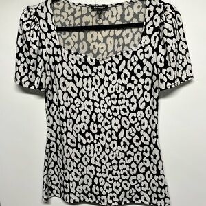 Express Fitted Black & White Top